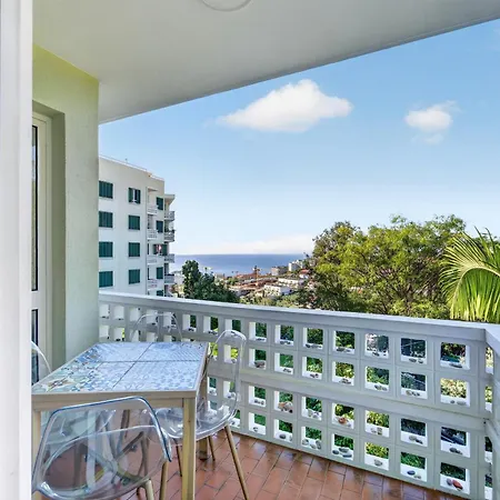 Sea Breeze Pilar Funchal (Madeira)