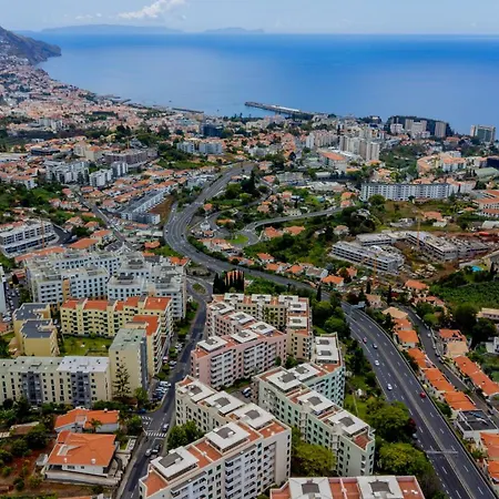 Sea Breeze Pilar Funchal (Madeira)